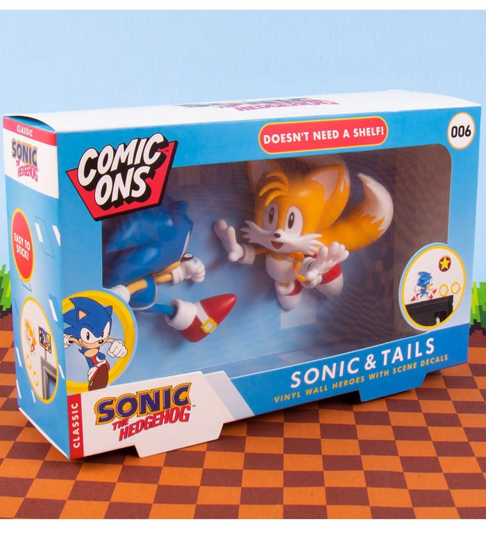 Sonic and Tails Comic Ons wall heroes with decals in packaging, featuring dynamic designs and vibrant colors.